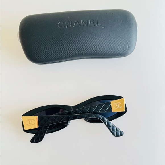 RARE🖤 CHANEL VINTAGE BLACK GOLD CC SUNGLASSES - Picture 3 of 15